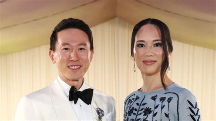 Shou Zi Chew Wife Biography of Vivian Kao EducationWeb